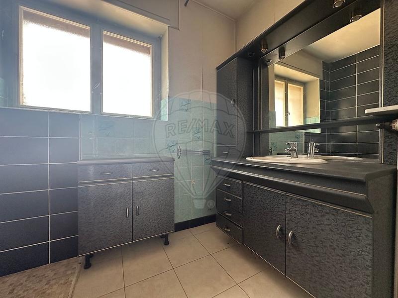 Maison - 181 m² - 9 pièces