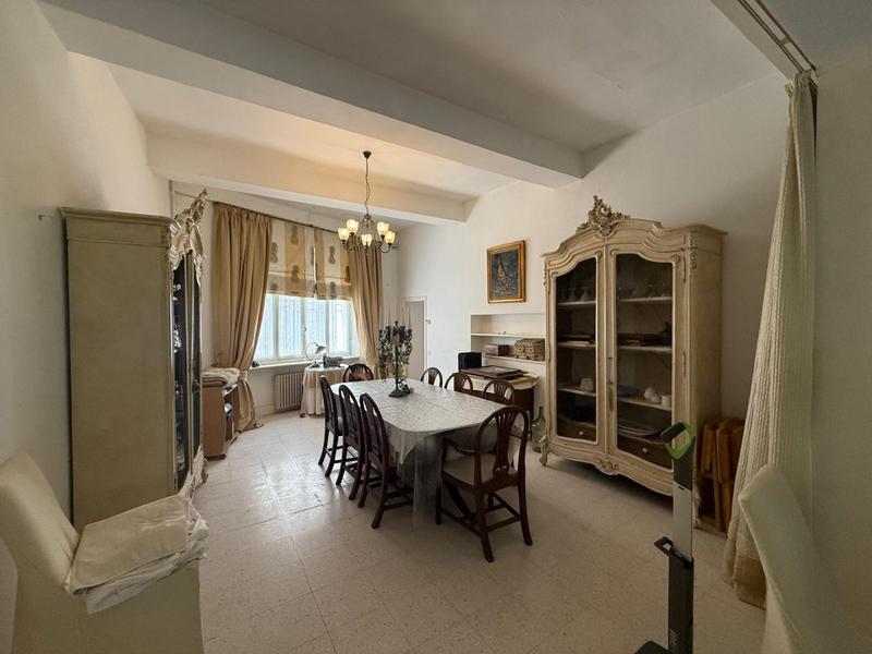 Maison - 455 m² - 12 pièces