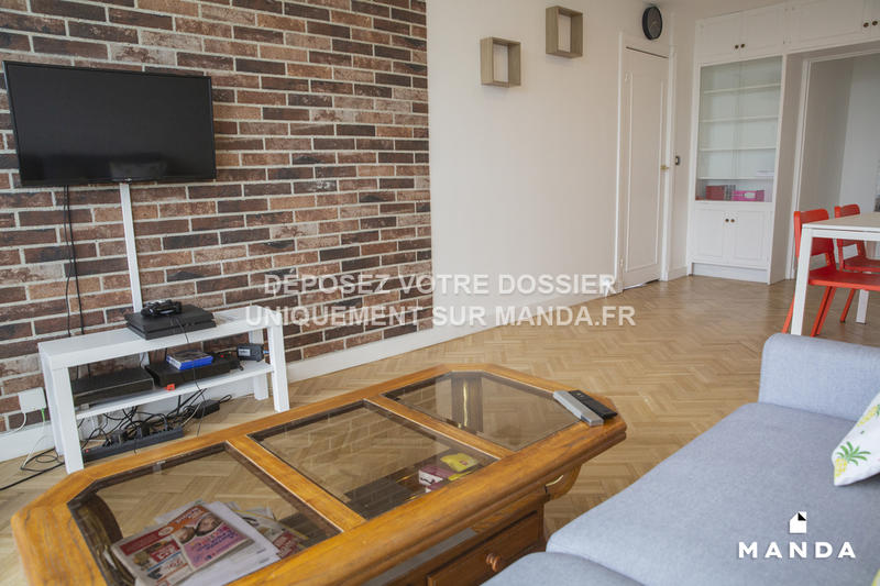 Chambre - 11 m² - 4 pièces