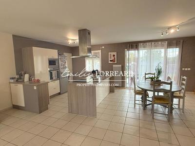 Maison - 122 m² - 6 pièces