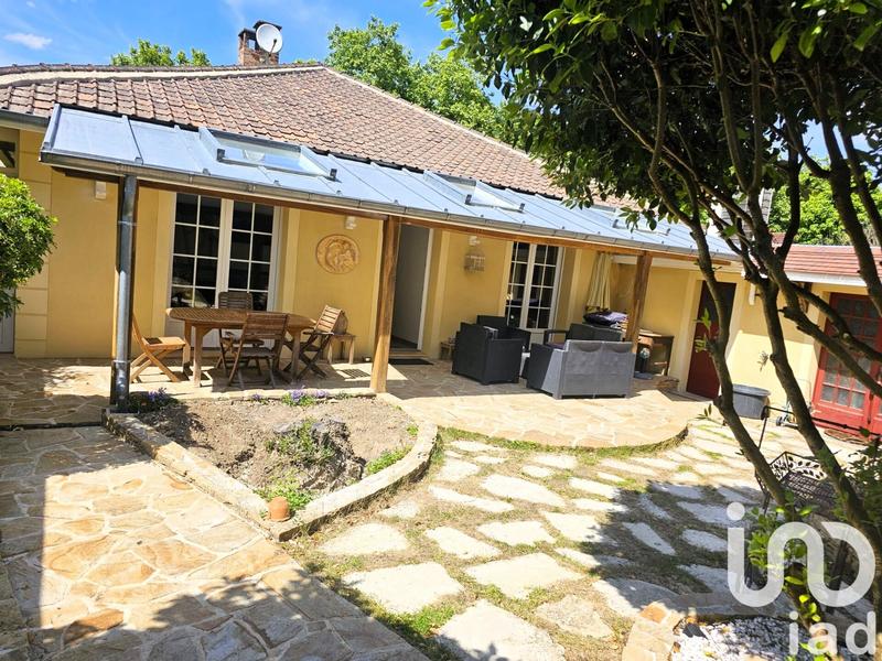 Maison - 185 m² - 9 pièces