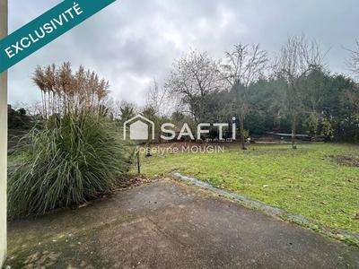 Maison - 270 m² - 9 pièces