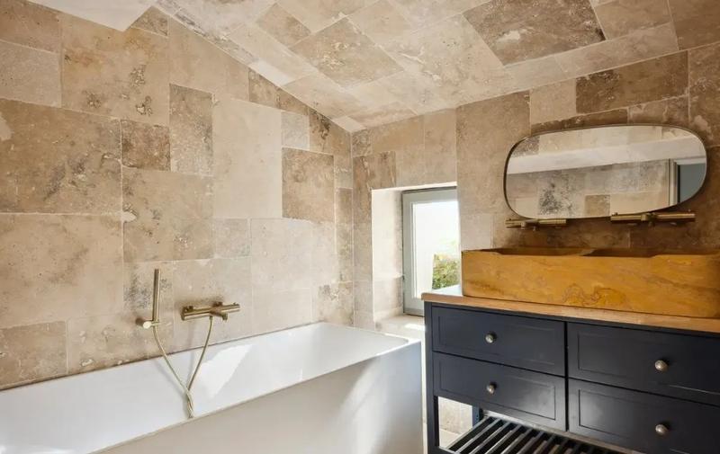 Mas - 800 m² - 15 pièces