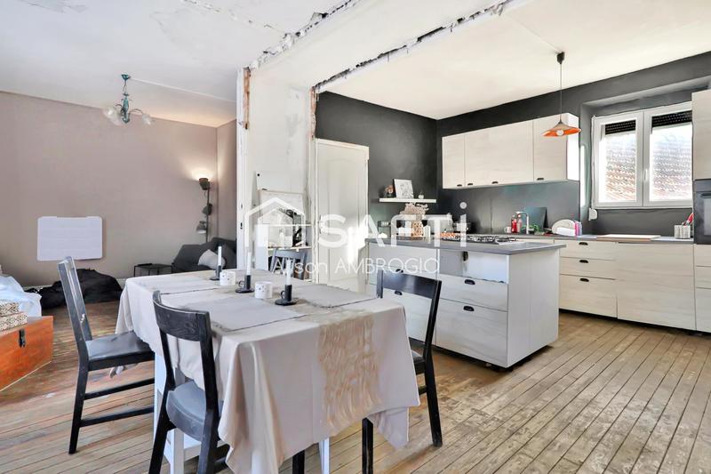 Maison - 387 m² - 8 pièces