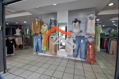 Bureau - 98 m² - 1 pièce