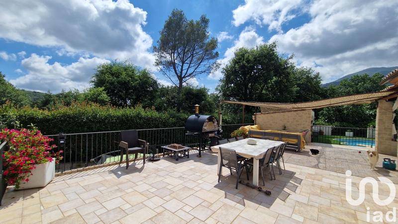 Maison - 217 m² - 7 pièces