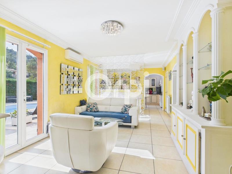 Maison - 142 m² - 6 pièces