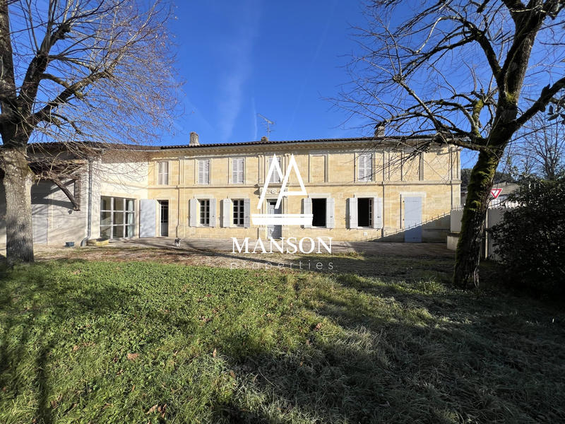 Maison - 350 m² - 10 pièces