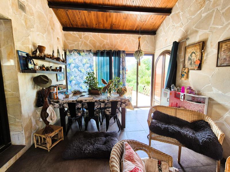 Maison traditionnelle - 313 m² - 11 pièces