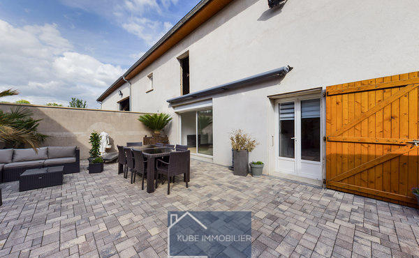 Propriété - 355 m² - 9 pièces