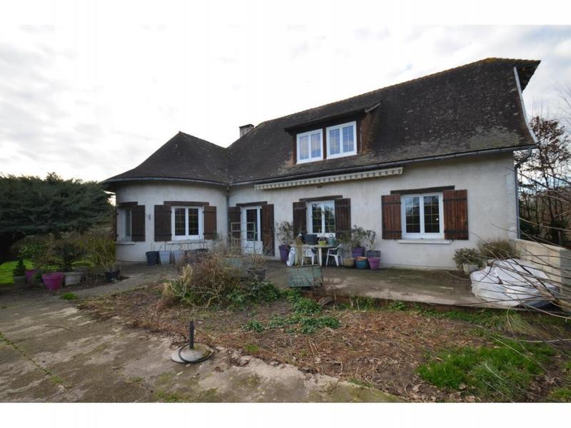 Maison - 210 m² - 6 pièces