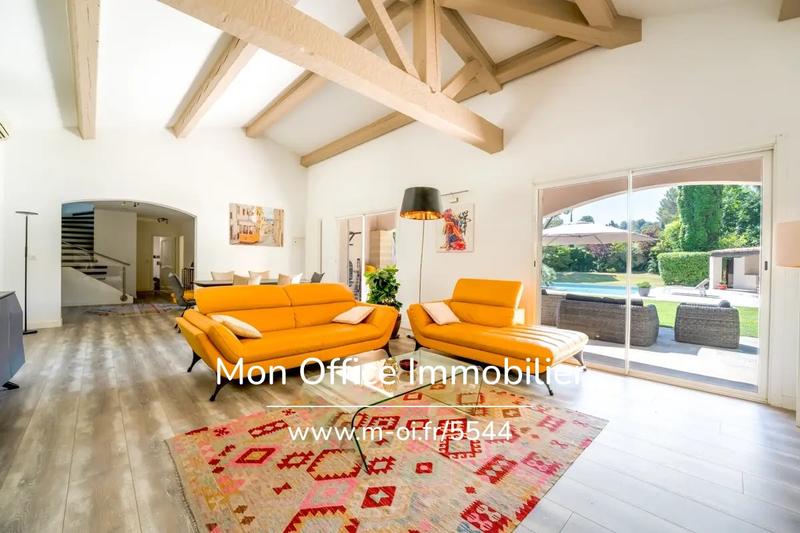 Villa - 310 m² - 5 pièces