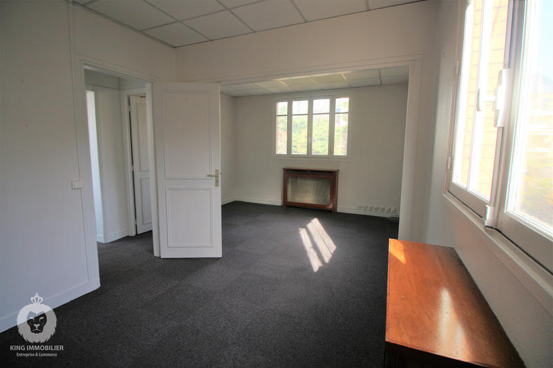 Bureau - 70 m² - 4 pièces