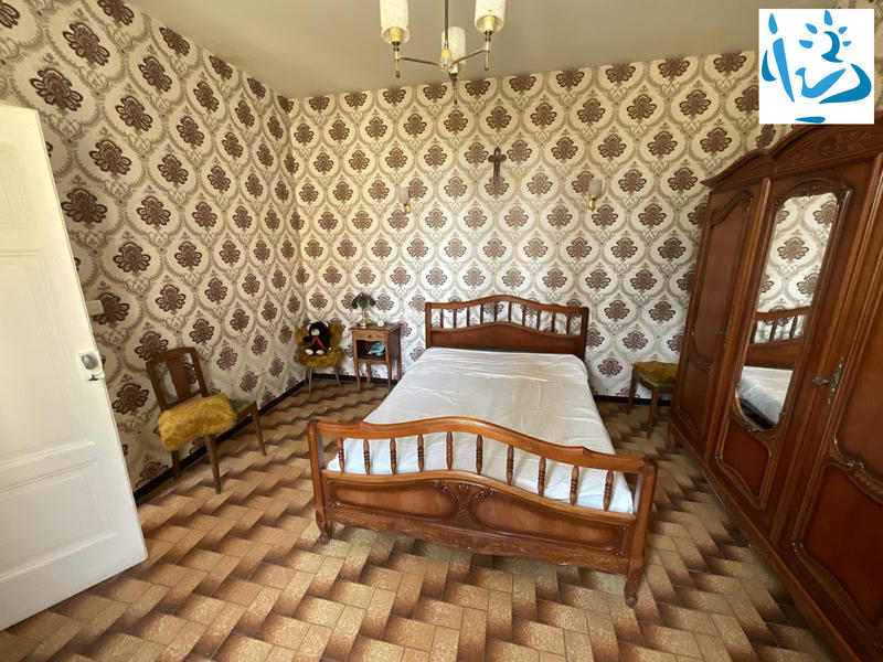 Maison - 205 m² - 9 pièces