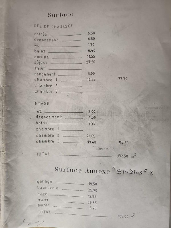 Maison - 222 m² - 8 pièces