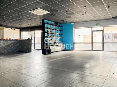 Local commercial - 220 m²