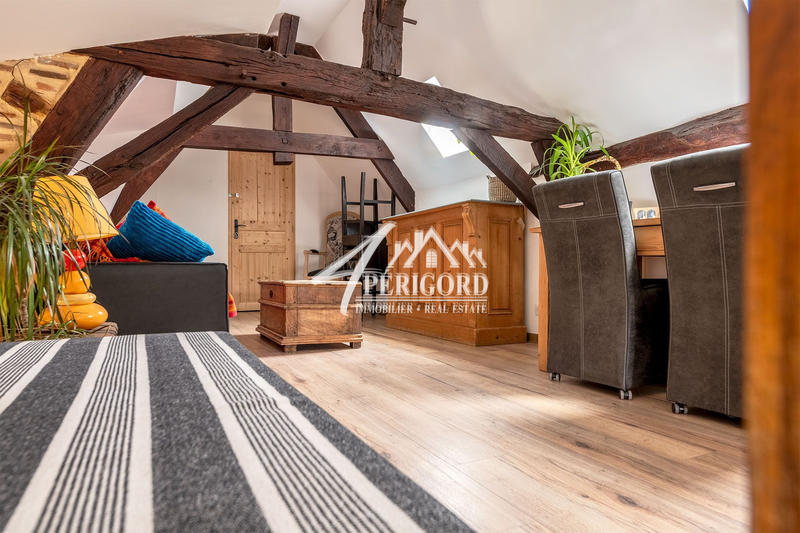 Maison ancienne - 173 m² - 8 pièces