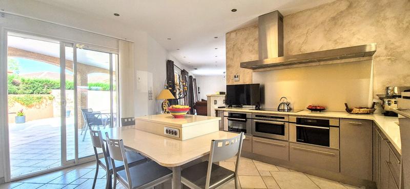 Maison - 188 m² - 7 pièces