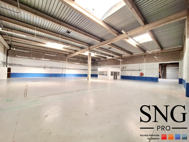 Entrepôt - 1 634 m²