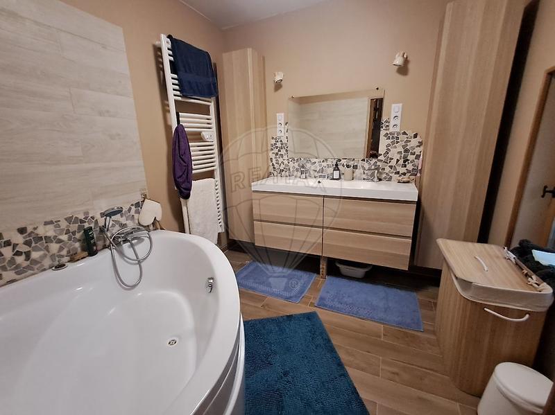 Maison - 80 m² - 5 pièces