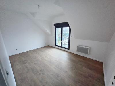 Maison - 80 m² - 5 pièces
