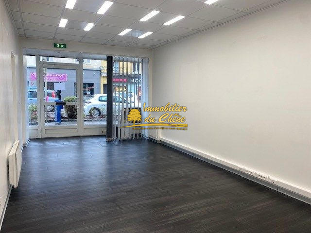 Local commercial - 45 m² - 2 pièces