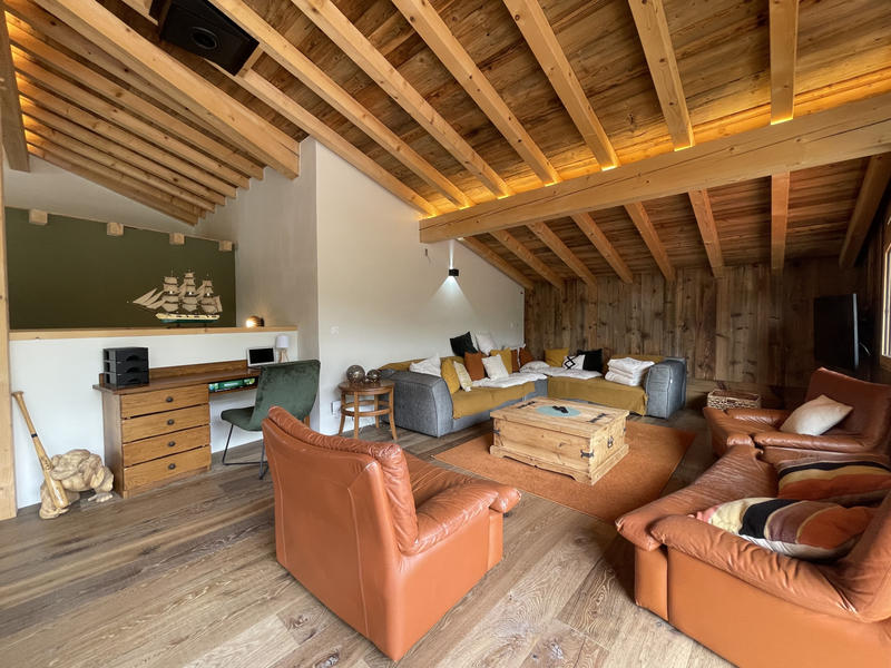 Maison - 241 m² - 8 pièces