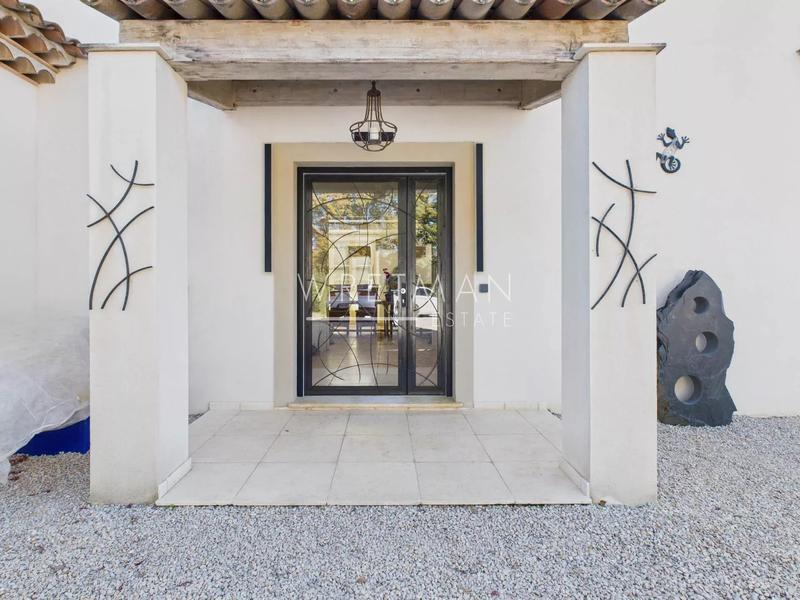 Villa - 252 m² - 6 pièces