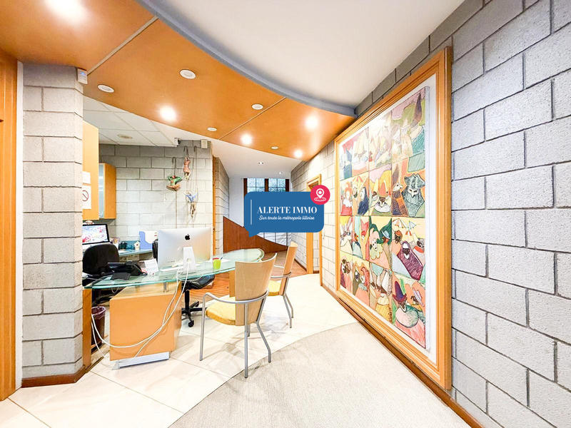 Local d'activités - 219 m² - 10 pièces