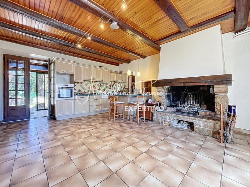 Maison - 204 m² - 6 pièces