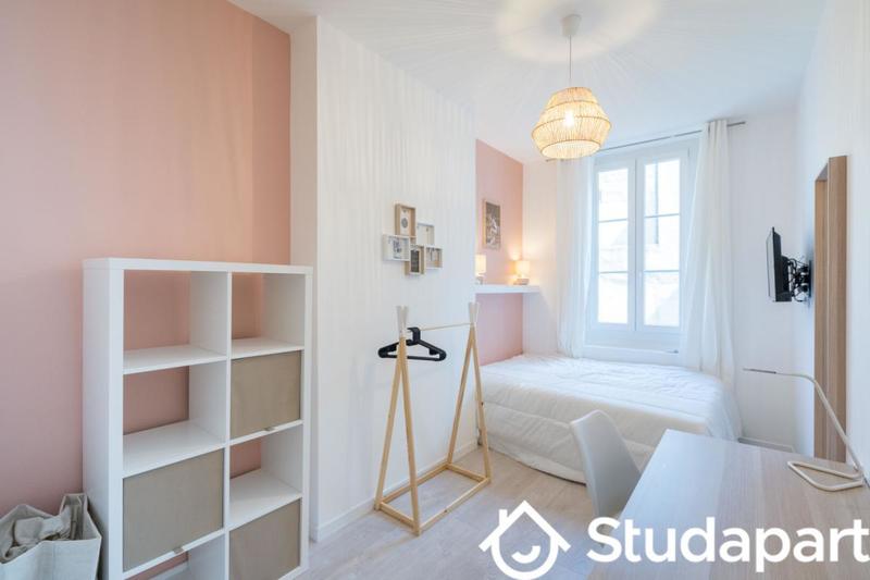 Chambre - 10 m² - 1 pièce