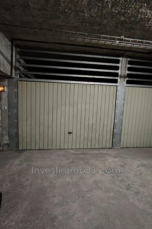 Parking / Garage - 13 m²