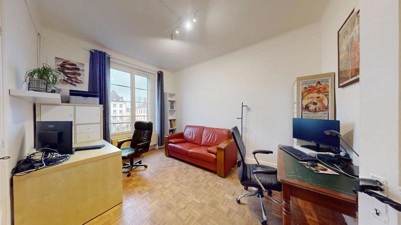 Appartement - 100 m² - 5 pièces