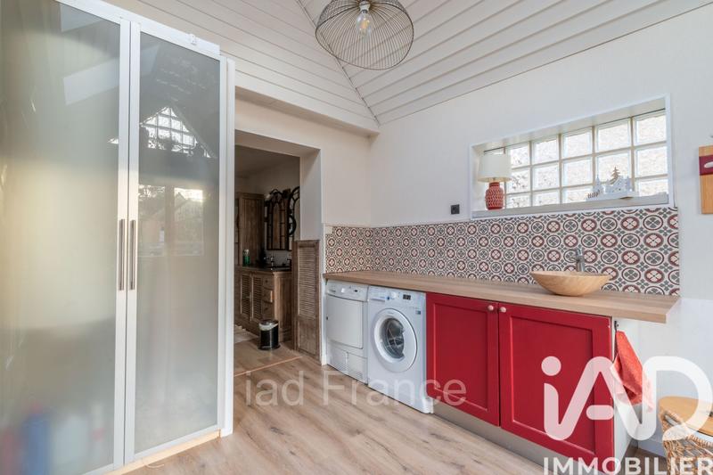 Maison - 203 m² - 10 pièces