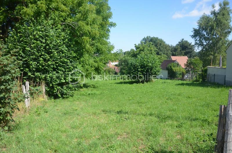 Terrain constructible - 2 300 m²