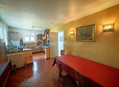 Maison traditionnelle - 160 m² - 6 pièces