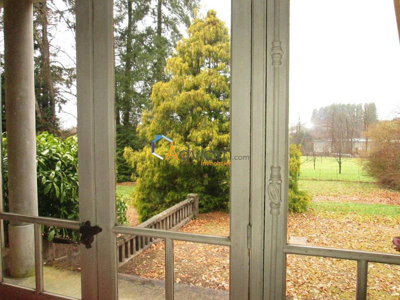 Maison - 260 m² - 9 pièces