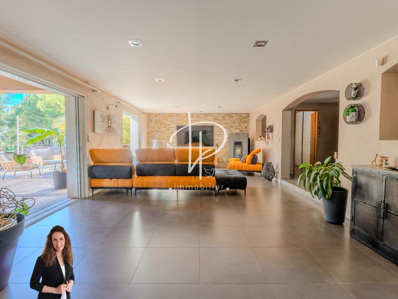 Villa - 291 m² - 8 pièces