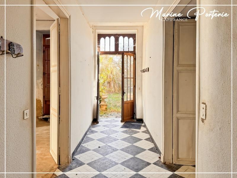 Maison traditionnelle - 420 m² - 13 pièces