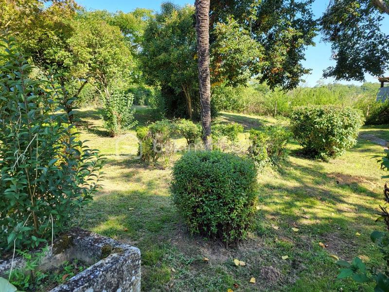 Maison - 450 m² - 19 pièces