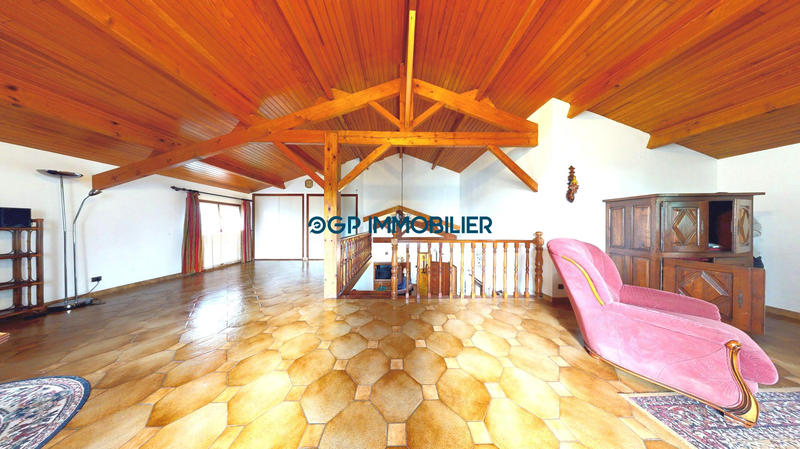 Maison - 201 m² - 6 pièces