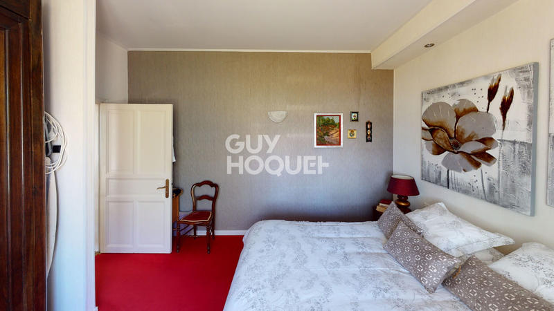 Maison - 250 m² - 8 pièces