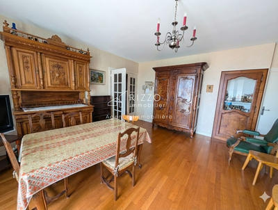 Appartement - 92 m² - 4 pièces