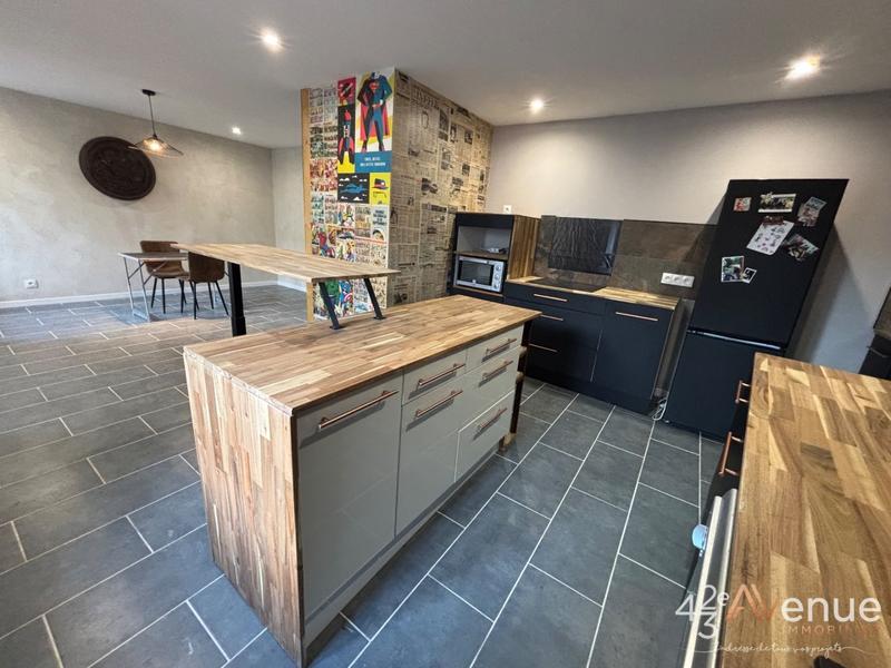 Maison - 137 m² - 7 pièces