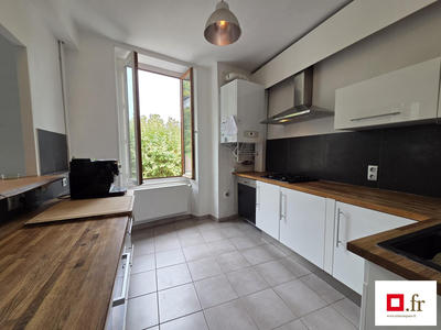 Appartement - 98 m² - 5 pièces