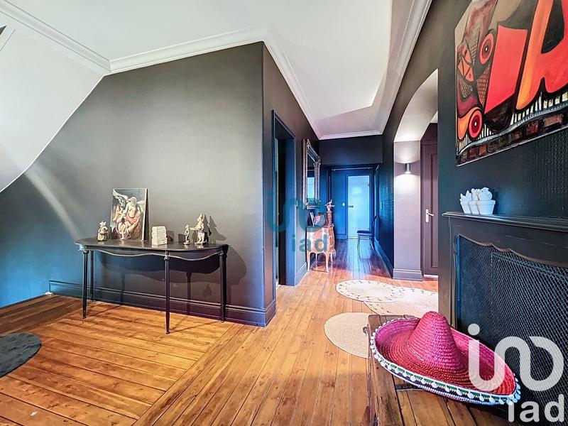 Maison - 280 m² - 10 pièces