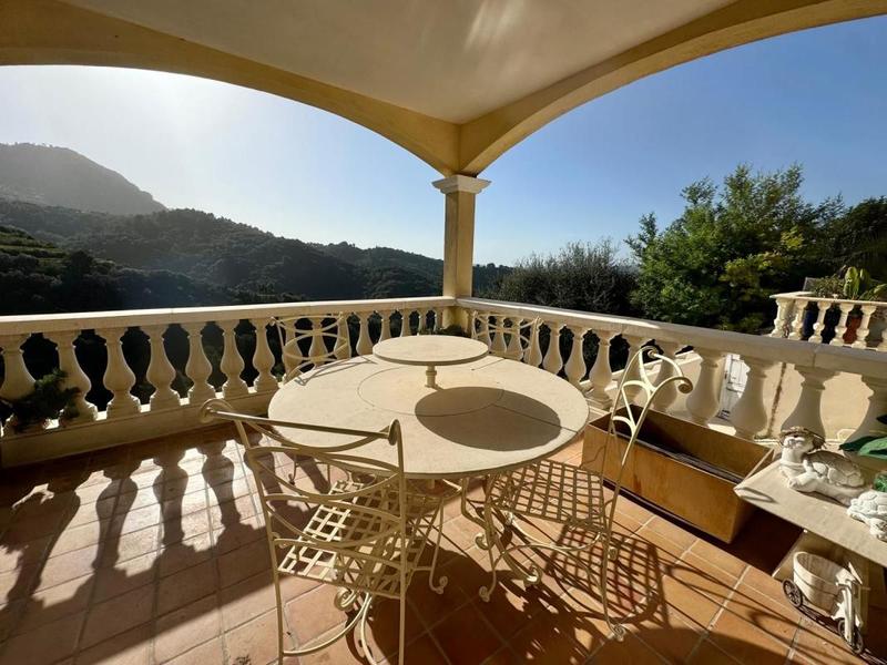 Maison - 289 m² - 7 pièces