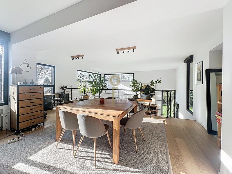 Maison - 208 m² - 8 pièces