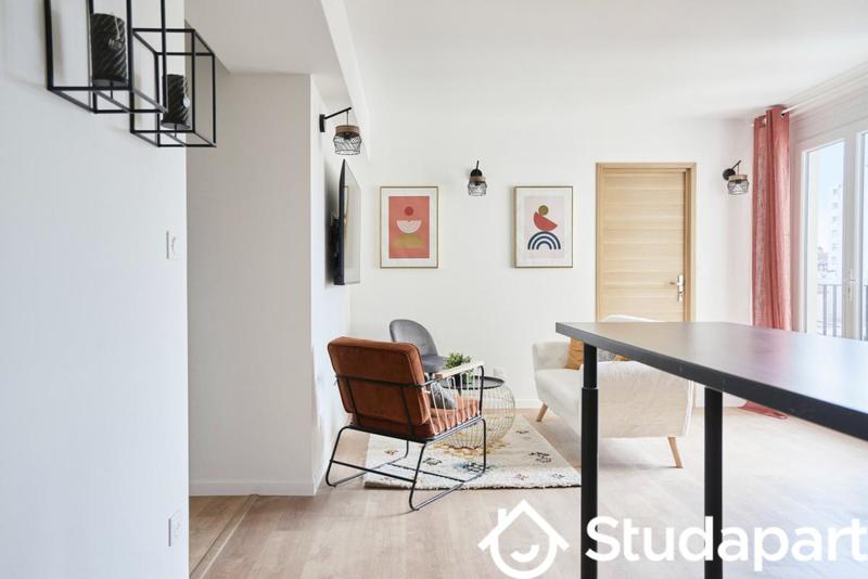 Chambre - 11 m² - 1 pièce