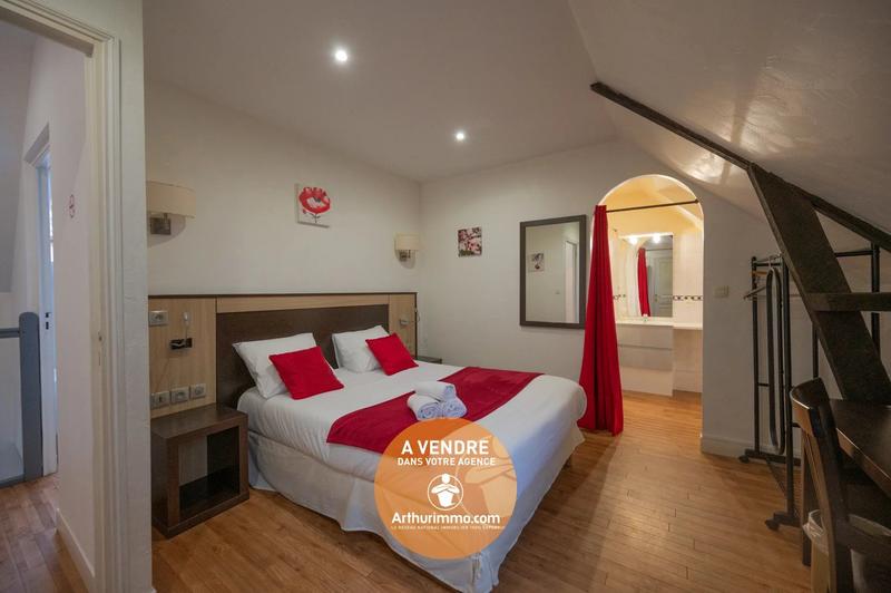 Maison - 200 m² - 7 pièces